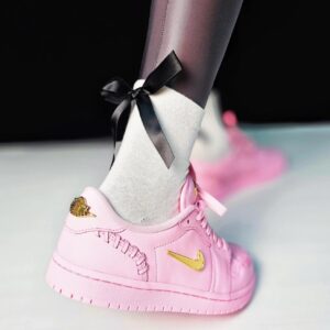 AJ 1 Low Method of Make 'Perfect Pink' FN5032-600 11 FN5032 600 3