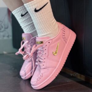 AJ 1 Low Method of Make 'Perfect Pink' FN5032-600 12 FN5032 600 7