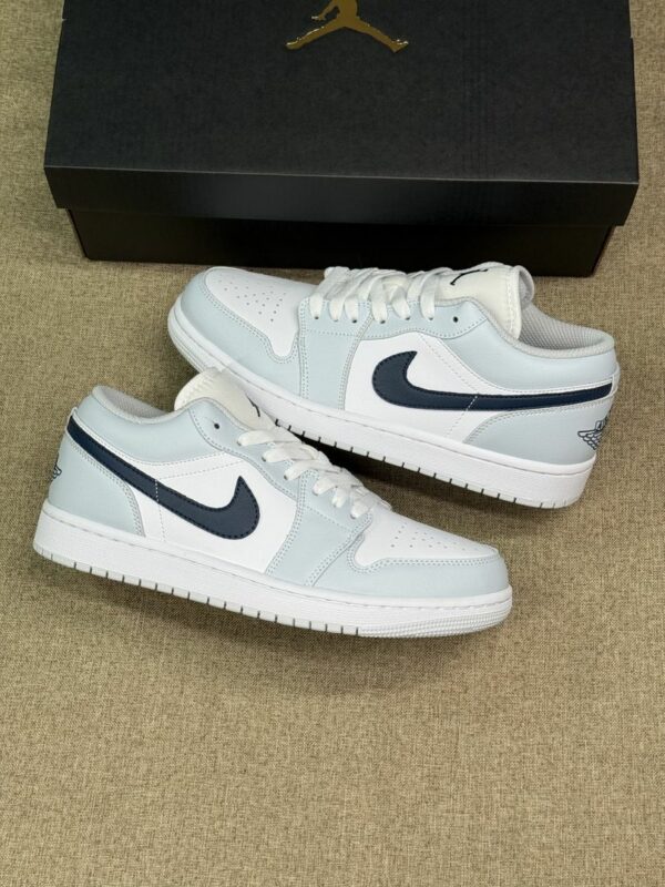 AJ 1 Low ‘Aura Squadron Blue’ 553558-400