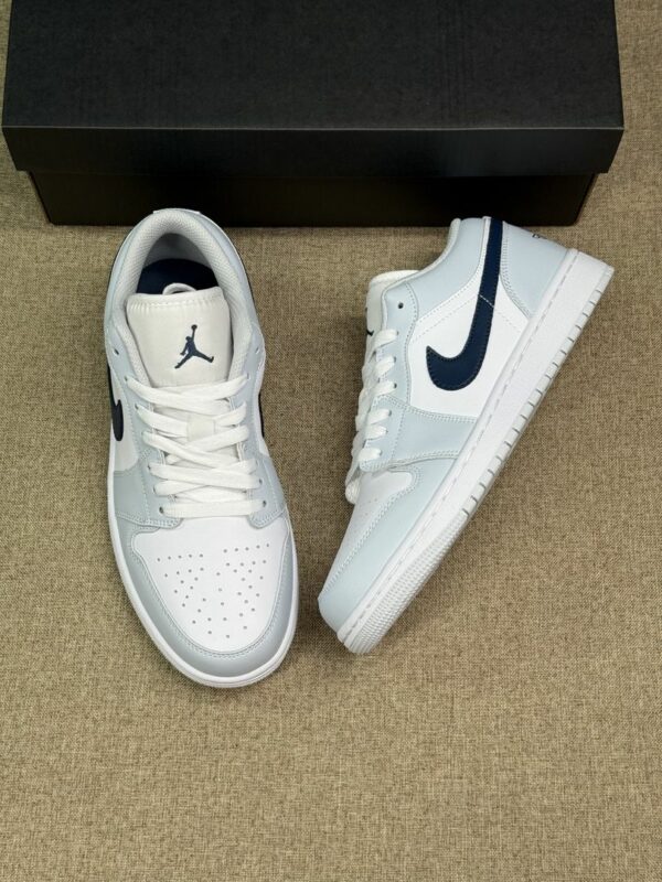 AJ 1 Low ‘Aura Squadron Blue’ 553558-400