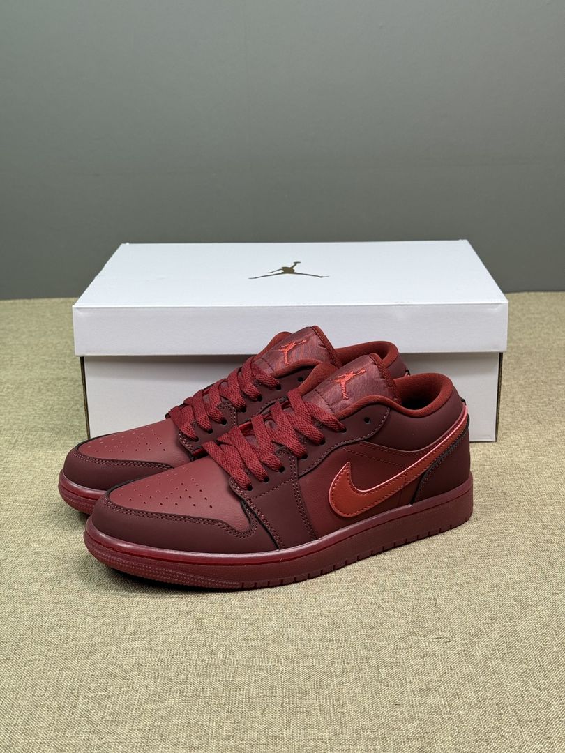 AJ 1 Low SE ‘Valentine’s Day’ IB7012-600 AJ 1 Low SE ‘Valentine’s Day’ IB7012-600