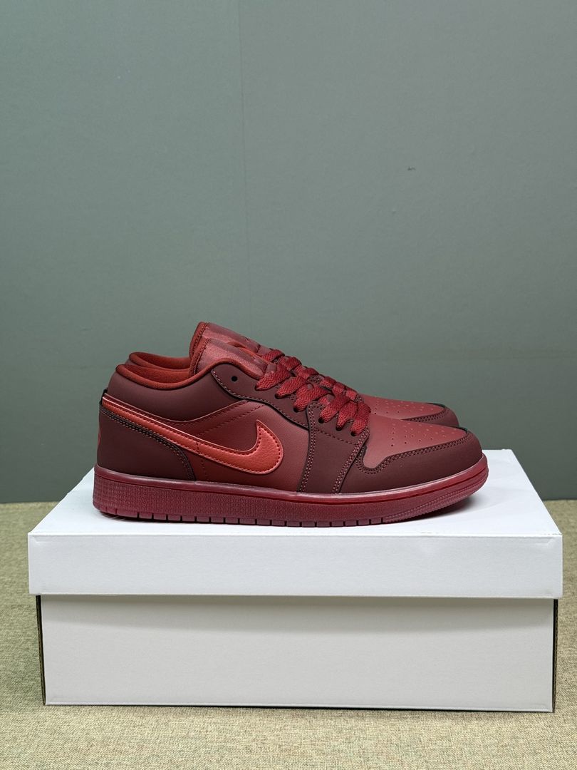 AJ 1 Low SE ‘Valentine’s Day’ IB7012-600 AJ 1 Low SE ‘Valentine’s Day’ IB7012-600