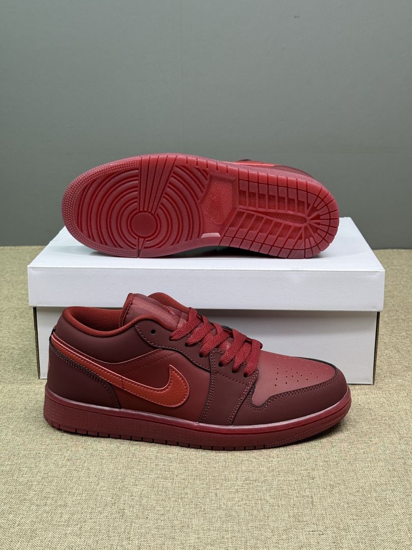 AJ 1 Low SE ‘Valentine’s Day’ IB7012-600 AJ 1 Low SE ‘Valentine’s Day’ IB7012-600