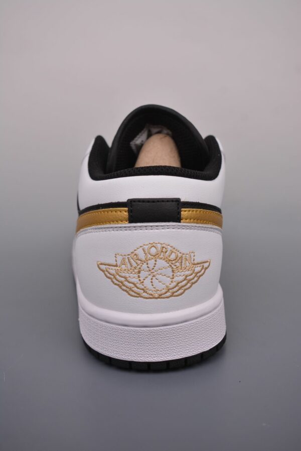 AJ 1 Low ‘Gold Swoosh’ 553558-172 AJ 1 Low ‘Gold Swoosh’ 553558-172