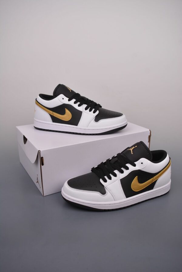 AJ 1 Low ‘Gold Swoosh’ 553558-172 AJ 1 Low ‘Gold Swoosh’ 553558-172