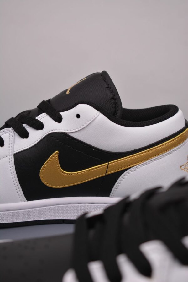 AJ 1 Low ‘Gold Swoosh’ 553558-172 AJ 1 Low ‘Gold Swoosh’ 553558-172