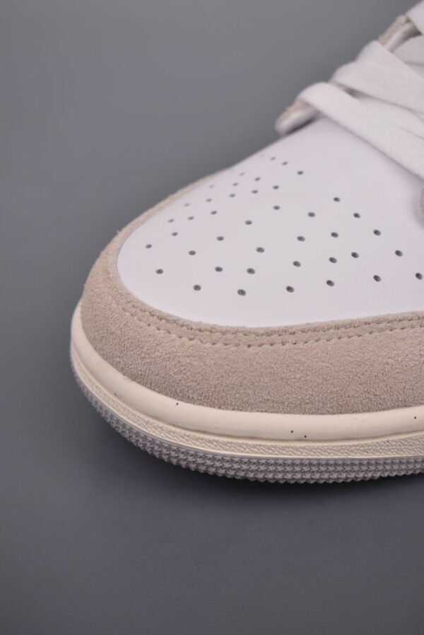 AJ 1 Low SE ‘Legend Light Brown’ HF1567-200