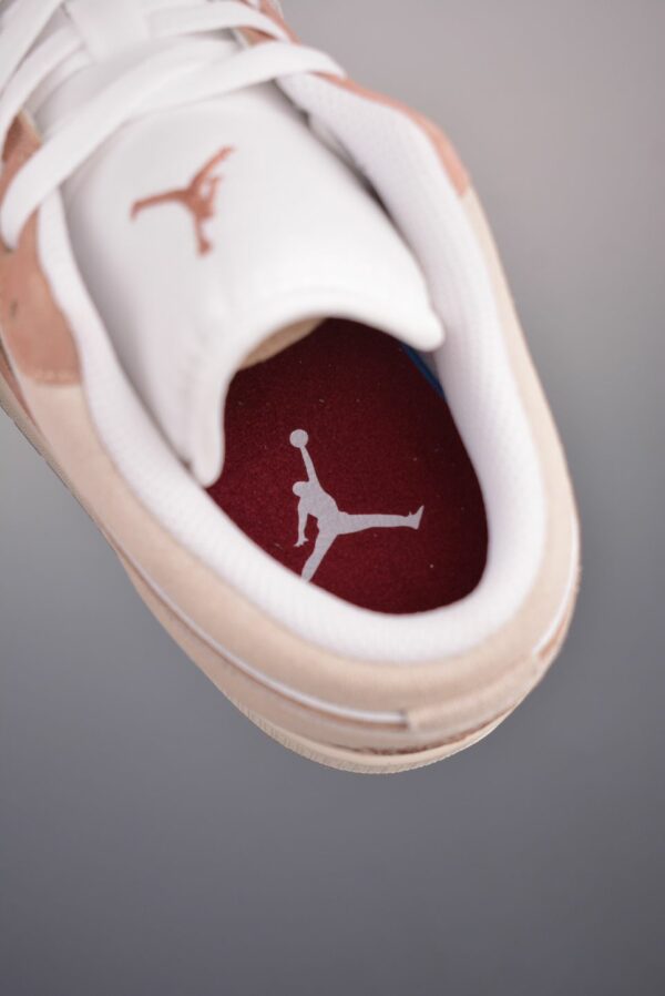 AJ 1 Low SE ‘Legend Light Brown’ HF1567-200