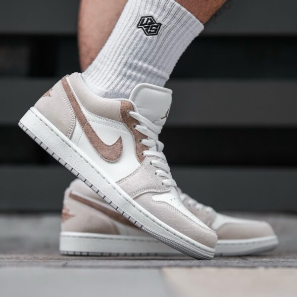 AJ 1 Low SE ‘Legend Light Brown’ HF1567-200