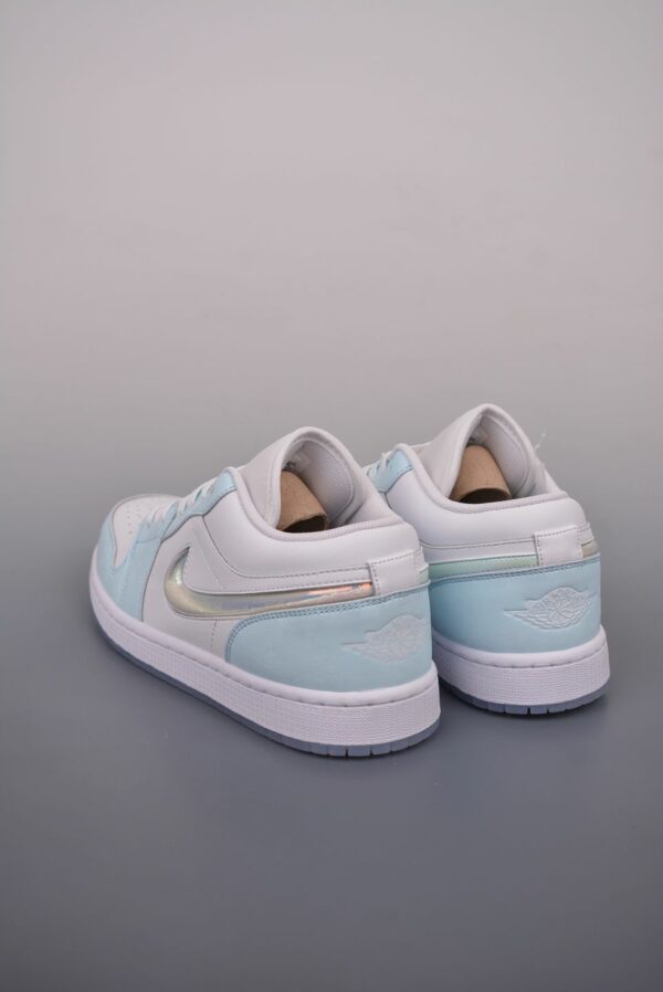 AJ 1 Low SE ‘Glacier Blue’ HJ3481-491