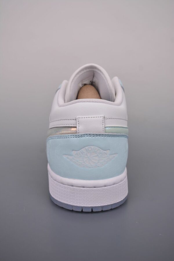 AJ 1 Low SE ‘Glacier Blue’ HJ3481-491