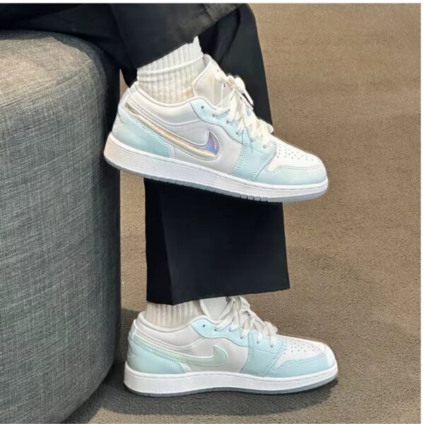 AJ 1 Low SE ‘Glacier Blue’ HJ3481-491