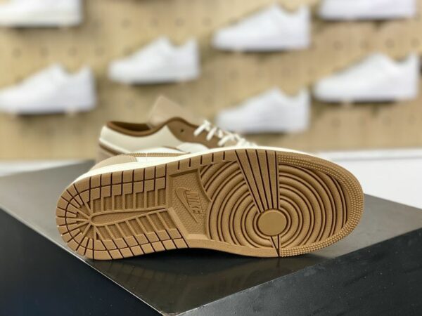 AJ 1 Low SE ‘Hemp Light British Tan’ HF5753-221
