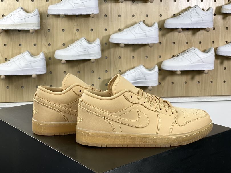 AJ 1 Low SE ‘Sand’ FZ3972-294 AJ 1 Low SE ‘Sand’ FZ3972-294