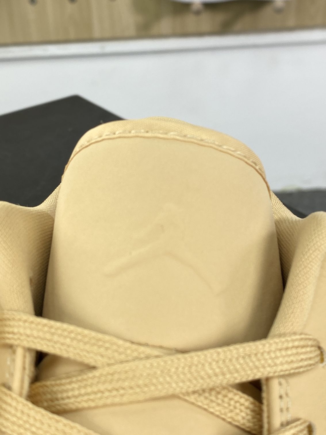 AJ 1 Low SE ‘Sand’ FZ3972-294 AJ 1 Low SE ‘Sand’ FZ3972-294