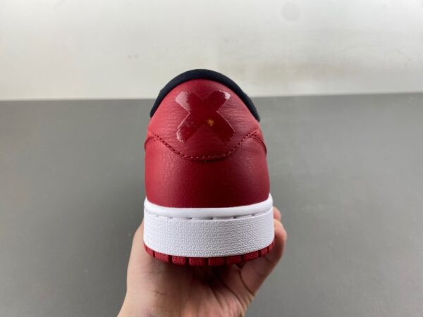 AJ 1 Low OG ‘Banned’ IW6276-001 AJ 1 Low OG ‘Banned’ IW6276-001
