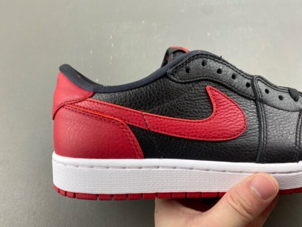 AJ 1 Low OG ‘Banned’ IW6276-001 AJ 1 Low OG ‘Banned’ IW6276-001