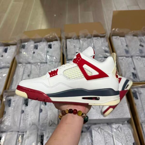 AJ 4 x Nigel Sylvester ‘Brick After Brick’ IQ8055-100 AJ 4 x Nigel Sylvester ‘Brick After Brick’ IQ8055-100