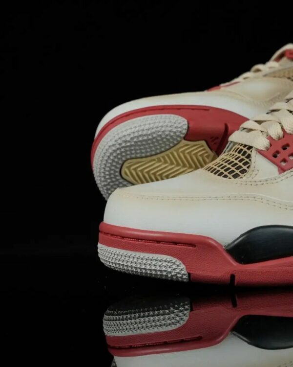 AJ 4 Pokemon Series ‘Charizard’ AJ 4 Pokemon Series ‘Charizard’