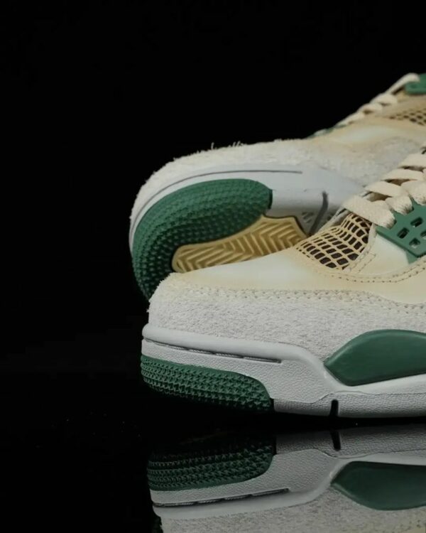 AJ 4 Pokemon Series ‘Venusaur’