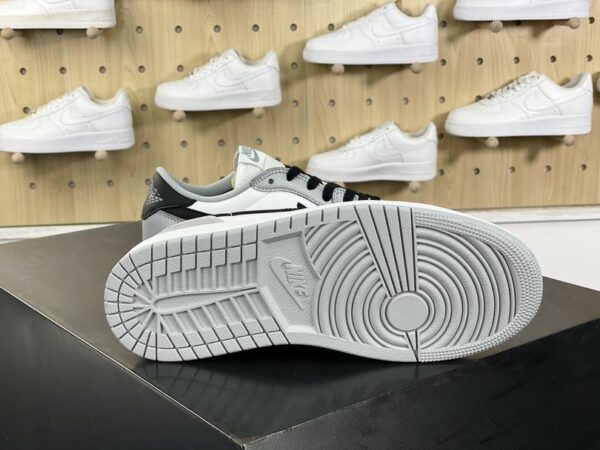 AJ 1 Low ‘Barons’ CZ0790-110