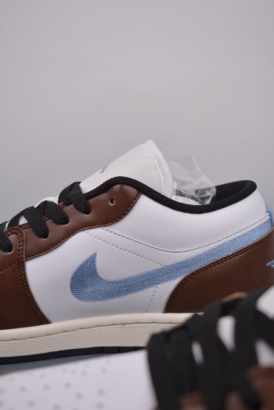 AJ 1 Low SE ‘Mocha Blue Grey’ FQ8156-142 AJ 1 Low SE ‘Mocha Blue Grey’ FQ8156-142