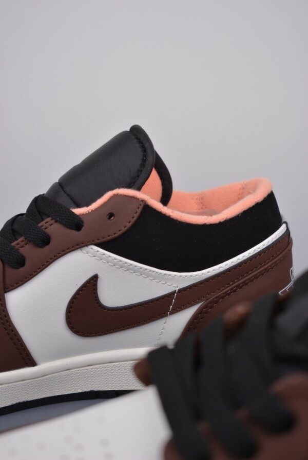 AJ 1 Low SE ‘Light Chocolate’ DM0589-200
