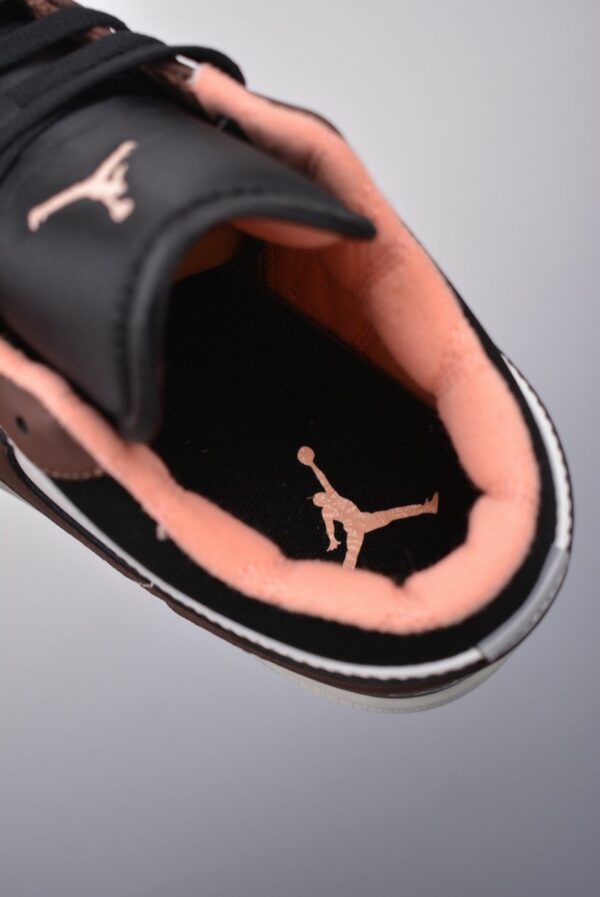 AJ 1 Low SE ‘Light Chocolate’ DM0589-200