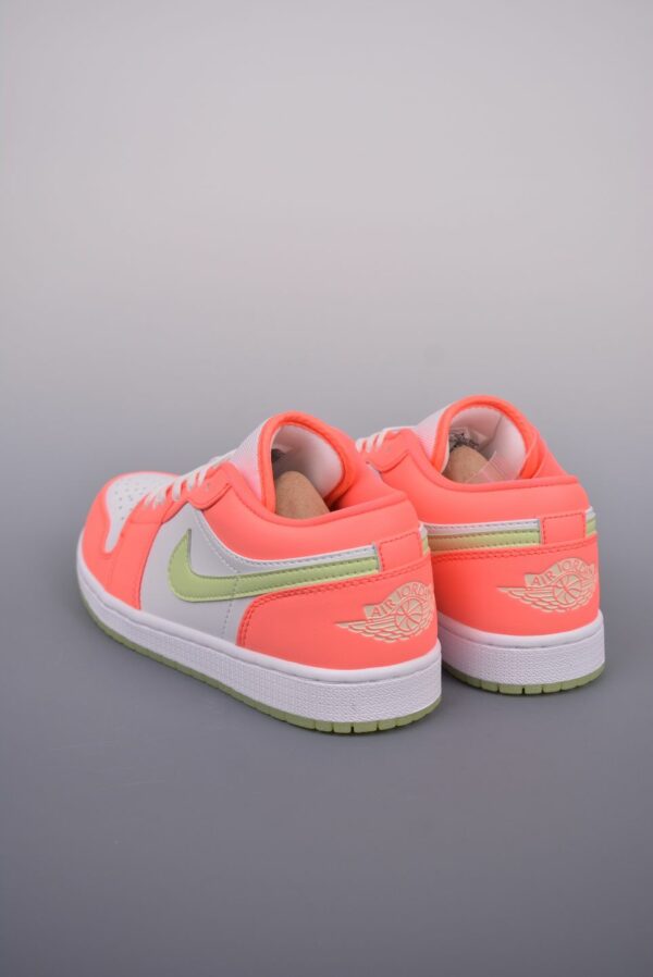 AJ 1 Low SE ‘Lava Glow’ FN6772-671