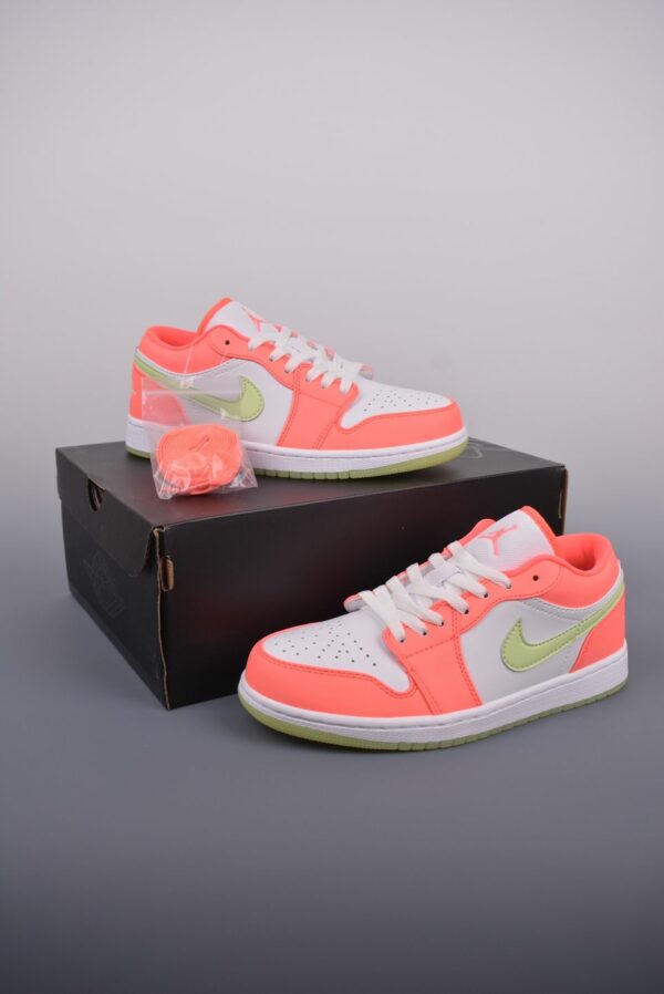 AJ 1 Low SE ‘Lava Glow’ FN6772-671