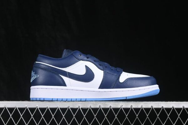 AJ 1 Low ‘Midnight Navy University Blue’ 553558-404 AJ 1 Low ‘Midnight Navy University Blue’ 553558-404