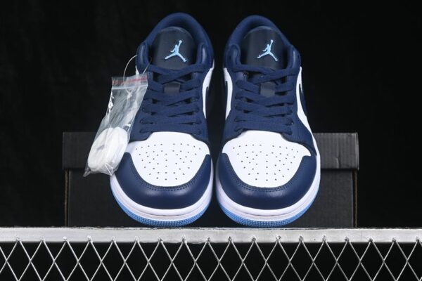 AJ 1 Low ‘Midnight Navy University Blue’ 553558-404 AJ 1 Low ‘Midnight Navy University Blue’ 553558-404