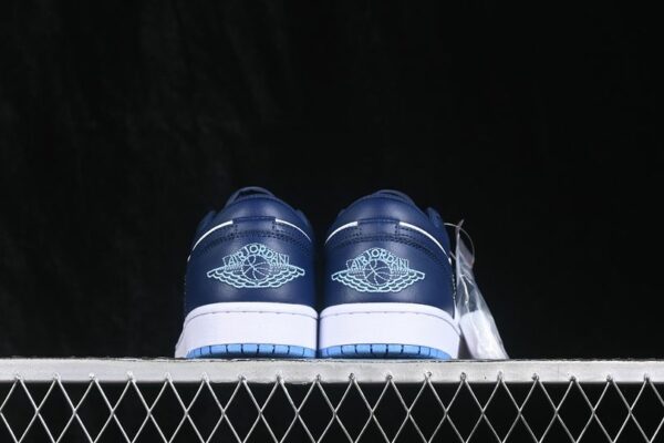 AJ 1 Low ‘Midnight Navy University Blue’ 553558-404 AJ 1 Low ‘Midnight Navy University Blue’ 553558-404