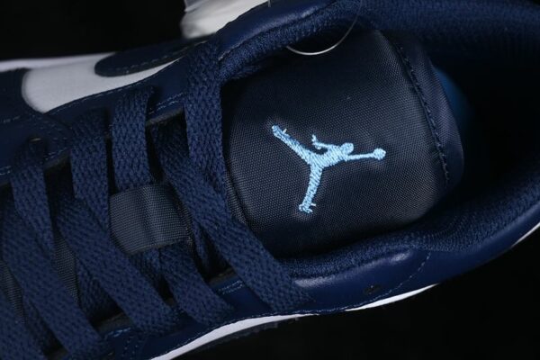 AJ 1 Low ‘Midnight Navy University Blue’ 553558-404 AJ 1 Low ‘Midnight Navy University Blue’ 553558-404