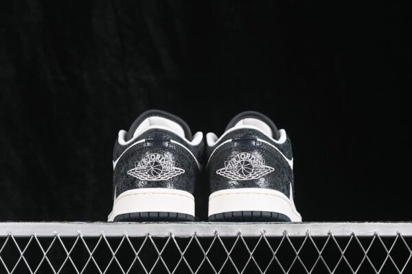 AJ 1 Low SE ‘Iced Carmine’ II0595-001