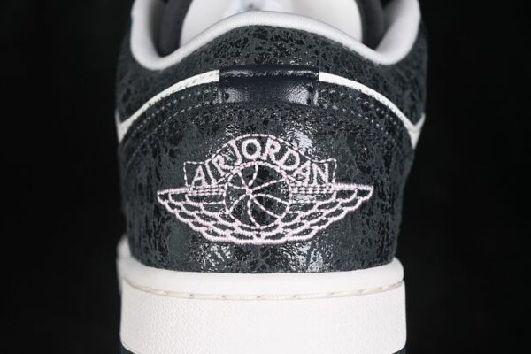 AJ 1 Low SE ‘Iced Carmine’ II0595-001