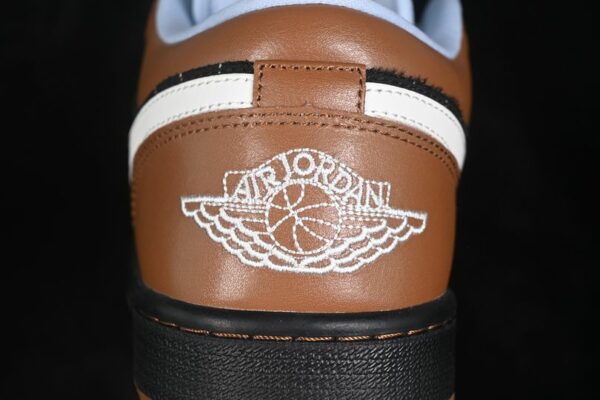AJ 1 Low SE ‘Black Light British Tan’ IR7560-010 AJ 1 Low SE ‘Black Light British Tan’ IR7560-010
