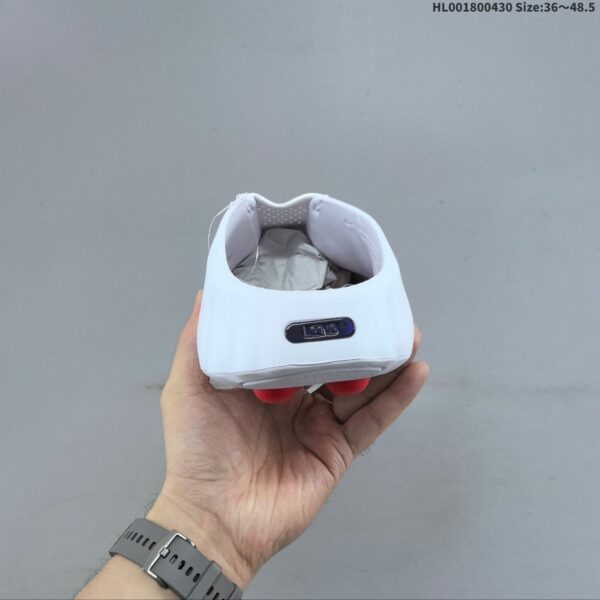 NK Mind 001 ‘White Speed Red’ HQ4307-101