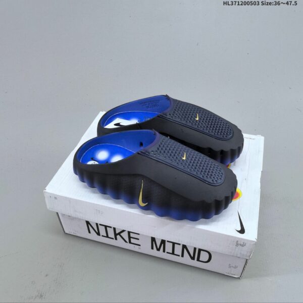 NK Mind 001 ‘Blackened Blue’ HQ4307-400