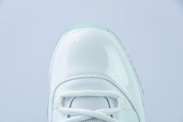 AJ 11 Low Legend Blue AV2187-117