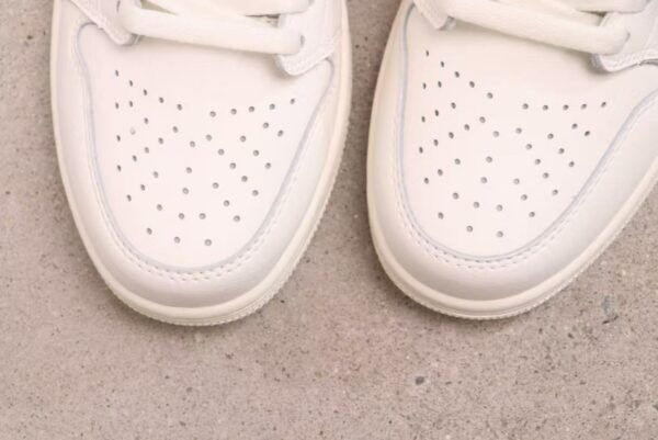 AJ 1 Low OG “Sail” HQ6998-100