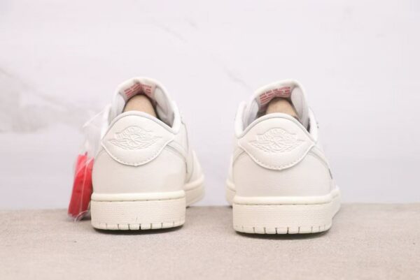 AJ 1 Low OG “Sail” HQ6998-100