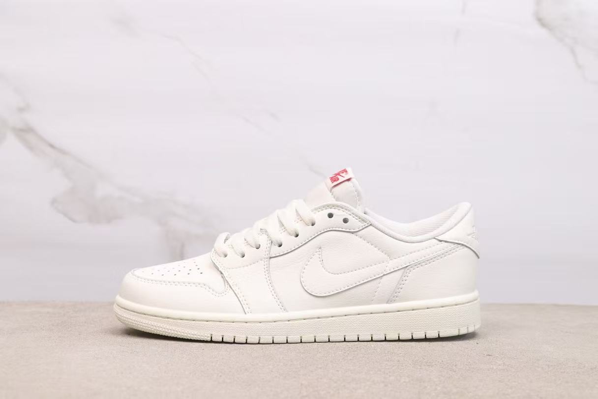 AJ 1 Low OG “Sail” HQ6998-100 AJ 1 Low OG “Sail” HQ6998-100