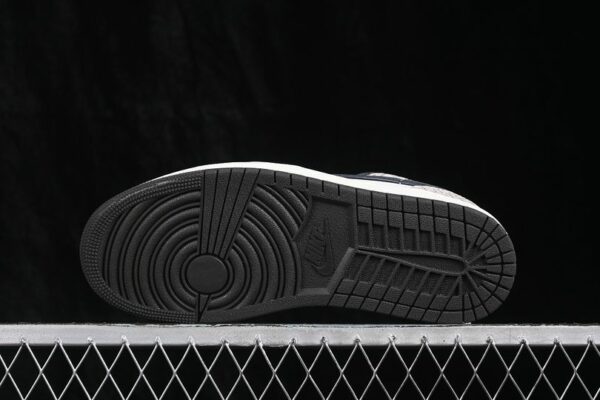 AJ 1 Low SE ‘Sail Deep Pewter Elephent Print’ IU2268-100 AJ 1 Low SE ‘Sail Deep Pewter Elephent Print’ IU2268-100