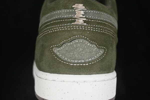 AJ 1 Low SE Craft ‘Cargo Khaki’ FQ3055-300 AJ 1 Low SE Craft ‘Cargo Khaki’ FQ3055-300