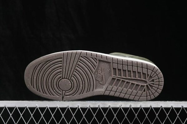 AJ 1 Low SE Craft ‘Cargo Khaki’ FQ3055-300 AJ 1 Low SE Craft ‘Cargo Khaki’ FQ3055-300