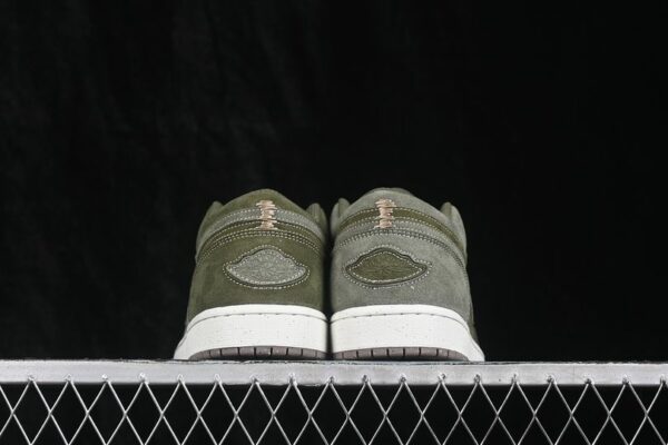 AJ 1 Low SE Craft ‘Cargo Khaki’ FQ3055-300 AJ 1 Low SE Craft ‘Cargo Khaki’ FQ3055-300