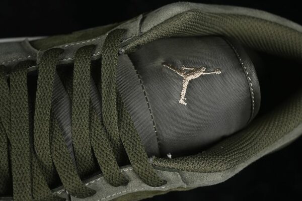 AJ 1 Low SE Craft ‘Cargo Khaki’ FQ3055-300 AJ 1 Low SE Craft ‘Cargo Khaki’ FQ3055-300