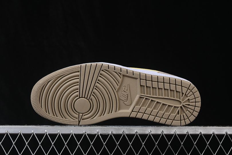 AJ 1 Low ‘Khaki Olive Aura’ DC0774-204 AJ 1 Low ‘Khaki Olive Aura’ DC0774-204