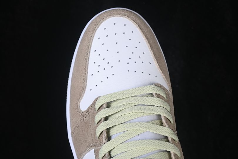 AJ 1 Low ‘Khaki Olive Aura’ DC0774-204 AJ 1 Low ‘Khaki Olive Aura’ DC0774-204